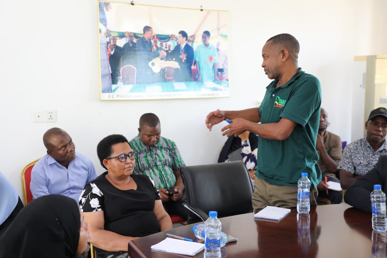 WAKULIMA WA UNGUJA NA PEMBA WAJIFUNZA UBUNIFU WA KILIMO TARI DAKAWA.