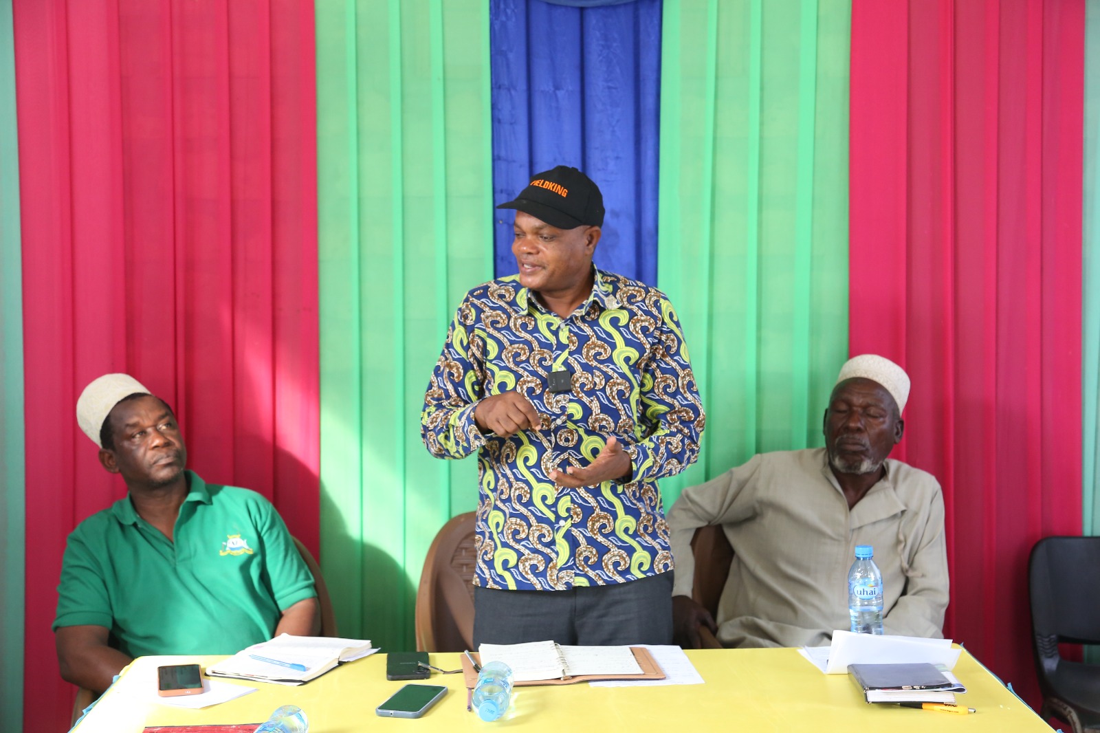 Katibu Mkuu Wizara ya Kilimo Akutana na Wakulima wa Dongwe Kujadili Changamoto za Zao la Ndimu.
