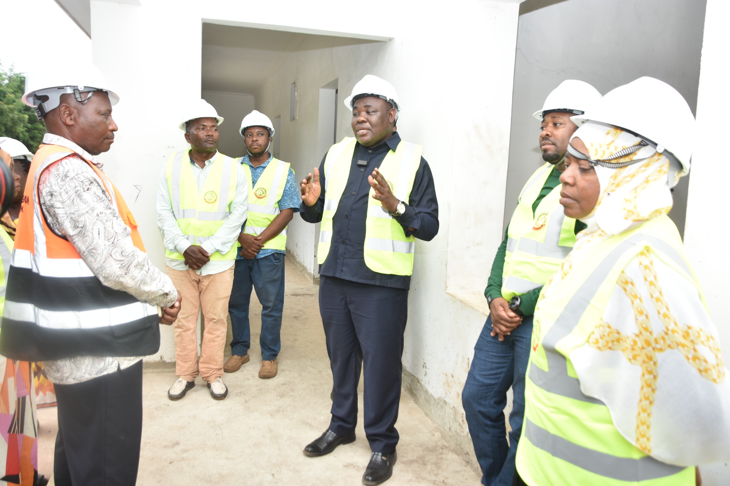 NAIBU WAZIRI DKT. SALUM SOUD HAMED AKAGUA MAENDELEO YA MRADI WA UIMARISHAJI  WA KALANTINI ILIOPO KISAKASAKA