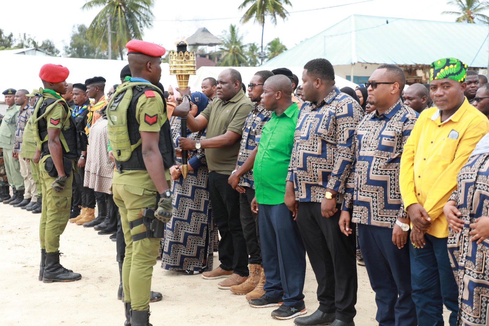 Mwenge wa Uhuru Wang’ara Nungwi, Naibu Waziri Dkt. Salum Soud Hamed Ashiriki Mbio za Mwenge Pamoja na Kukagua Miradi ya Maendeleo.